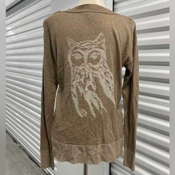 Tan Owl Long Sleeve Cardigan with big decorative Buttons by Kensie - Medium - Picture 4 of 9